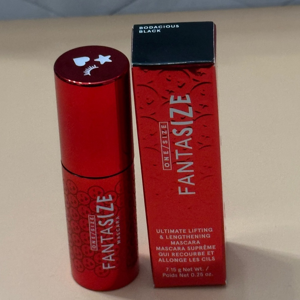 One Size Fantasize Travel Size Ultimate Lifting & Lengthening Black Mascara